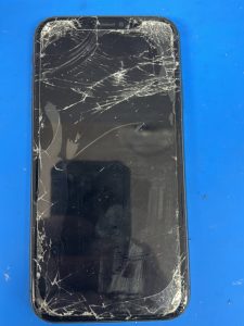 Cracked iPhone Screen? When You Need iPhone Screen Replacement iPhone screen replacement for cracked screen in Richmond Hill