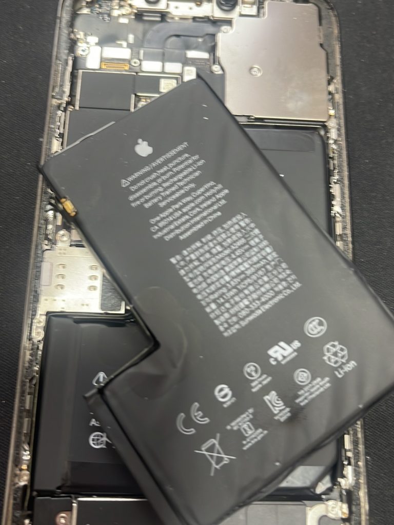 Apple iPhone battery replacement near me in Richmond Hill
