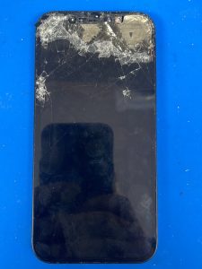 OEM vs OLED vs Aftermarket iPhone Screens: Which Screen Replacement Is Best? Professional iPhone screen replacement using OEM, OLED, and aftermarket screens in Richmond Hill