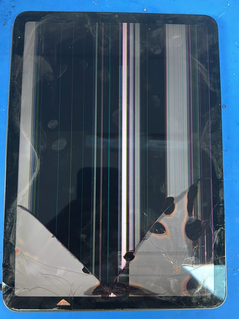 iPad screen repair in Richmond Hill for cracked glass and broken LCD displays