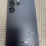 Samsung Galaxy S24 vs S25 in 2026: What’s New and Is It Worth the Upgrade? Samsung Galaxy S24 and Galaxy S25 smartphone comparison showing design and display differences in 2026