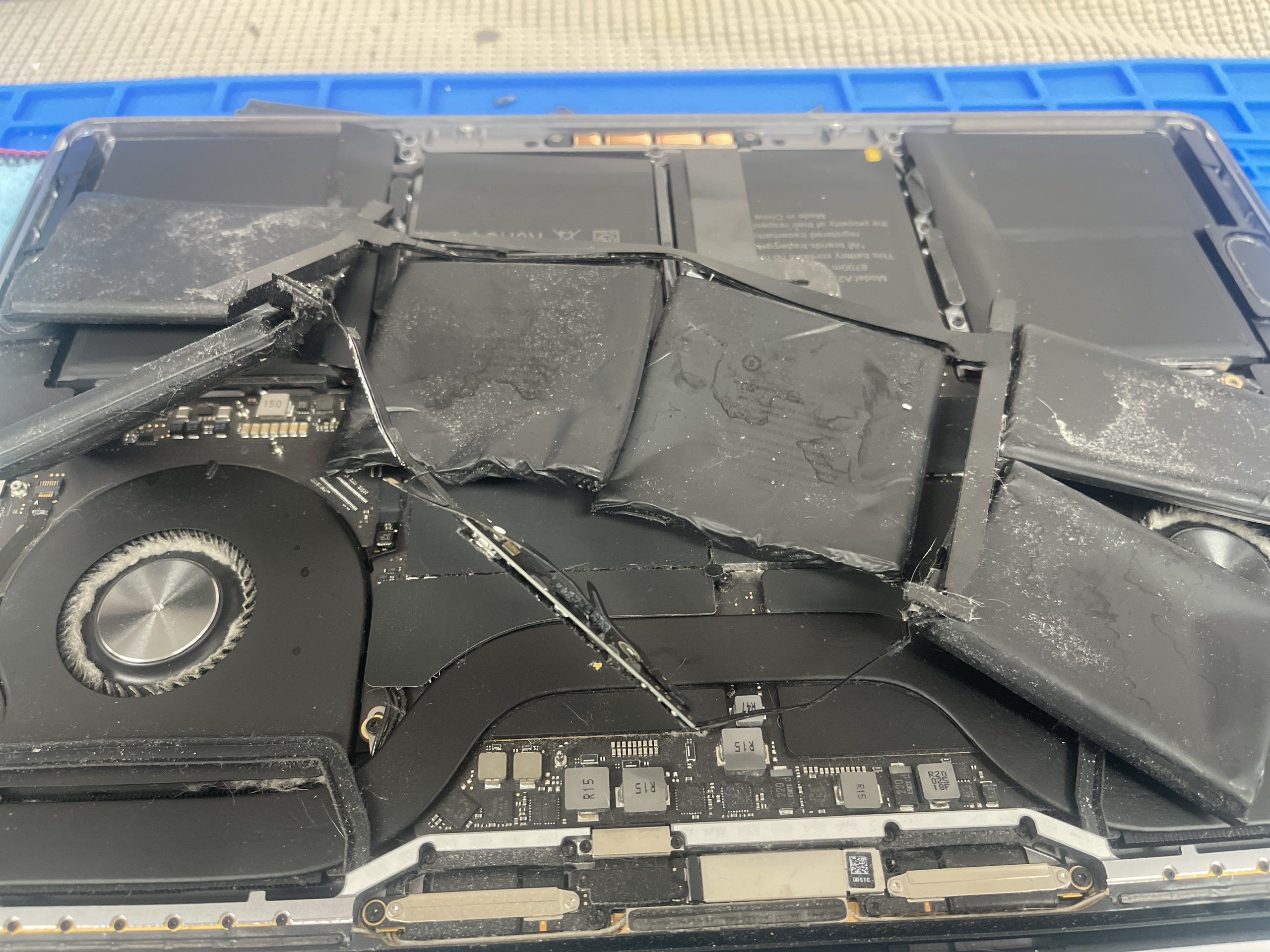 10 Ways to Make Your iPhone and MacBook Battery Last Longer